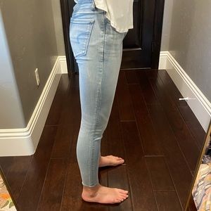 GORGEOUS LIGHT BLUE JEANS💙🤍